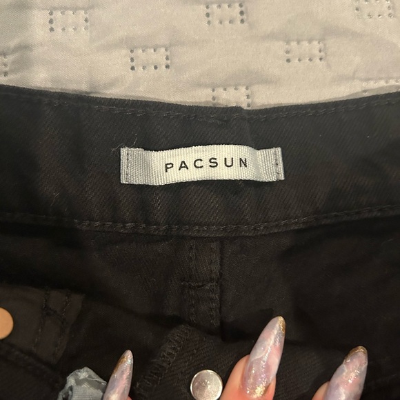 Shorts - Picture 2 of 5